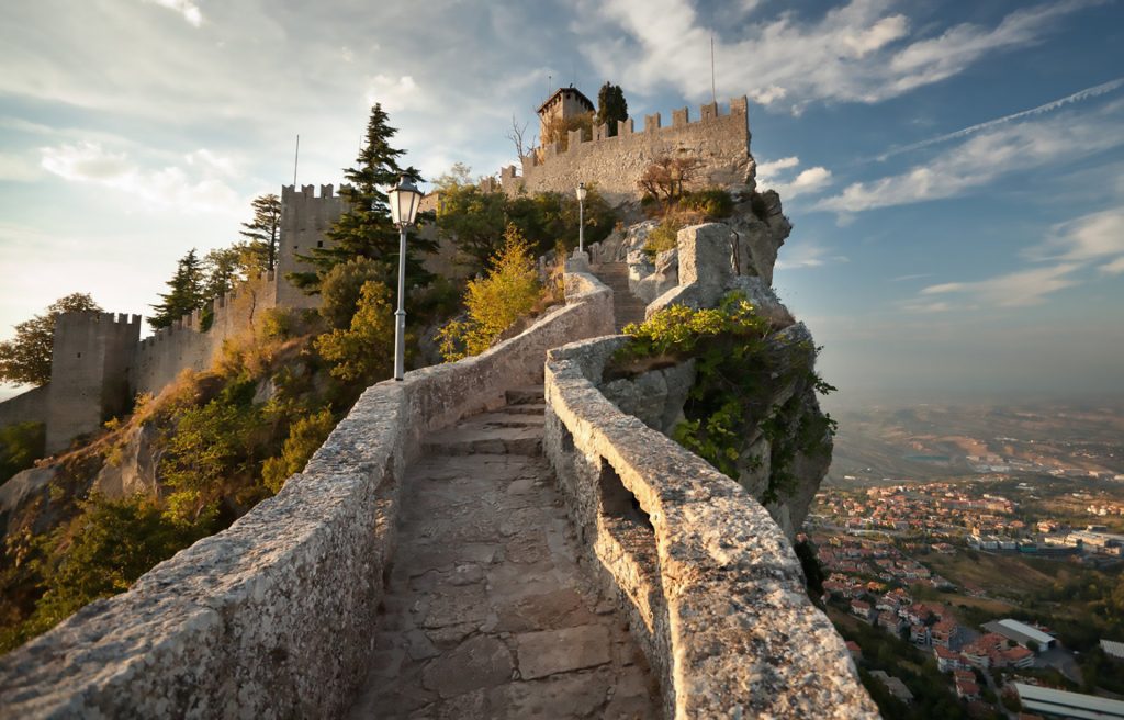 ทางเดินชมเมือง San Marino