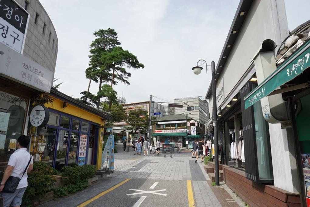 Korean-walkingstreet-41